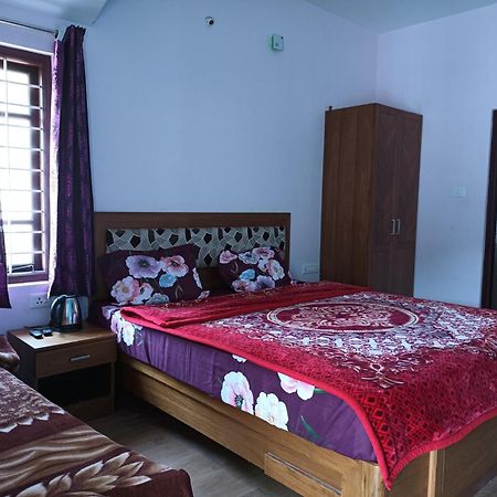 Апартаменты Karpagam Residency Утакаманд Экстерьер фото